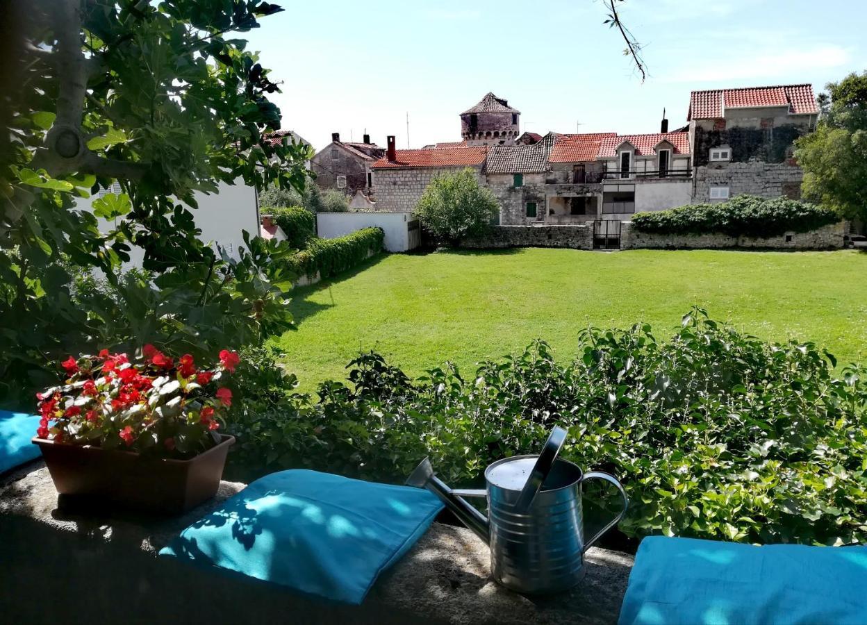 Dida Roko, Rustikalni Apartman S Terasom Kaštela Eksteriør billede