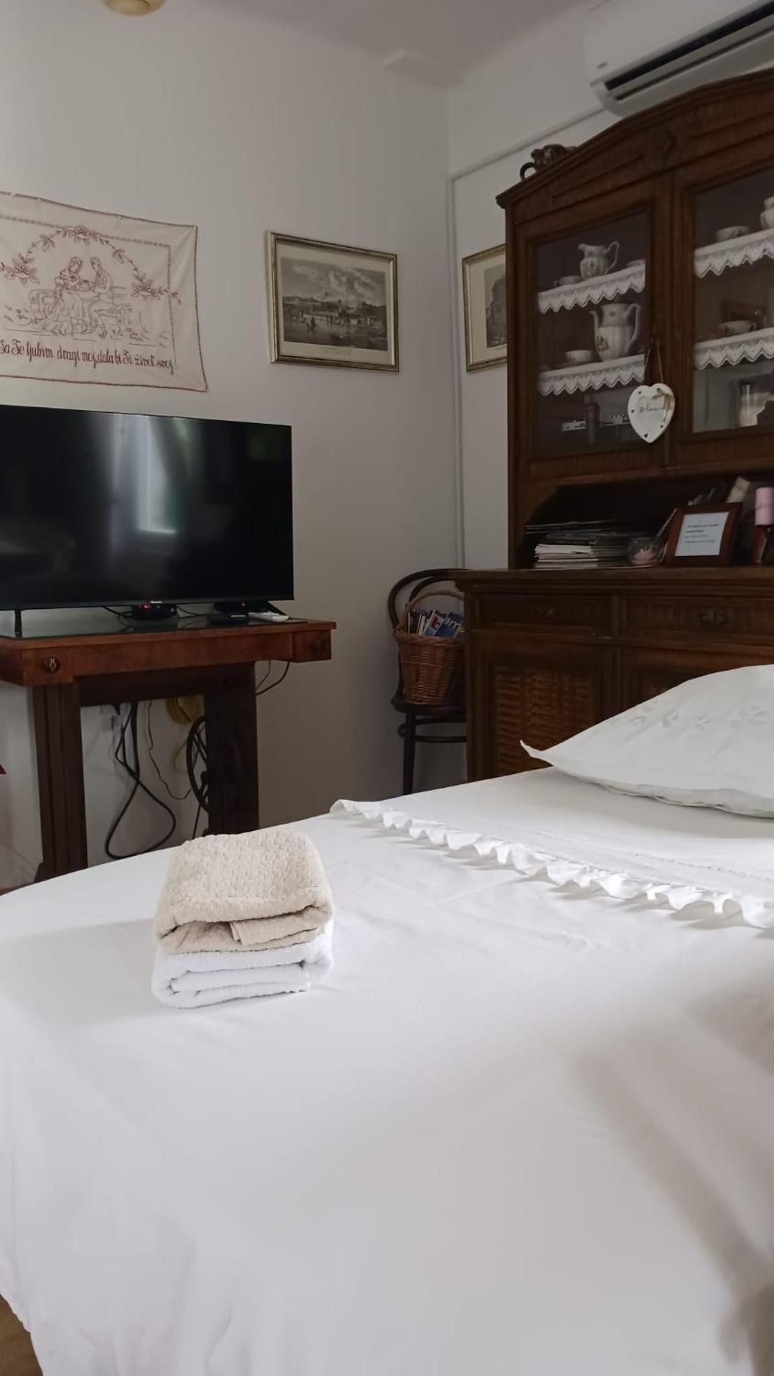Dida Roko, Rustikalni Apartman S Terasom Kaštela Eksteriør billede